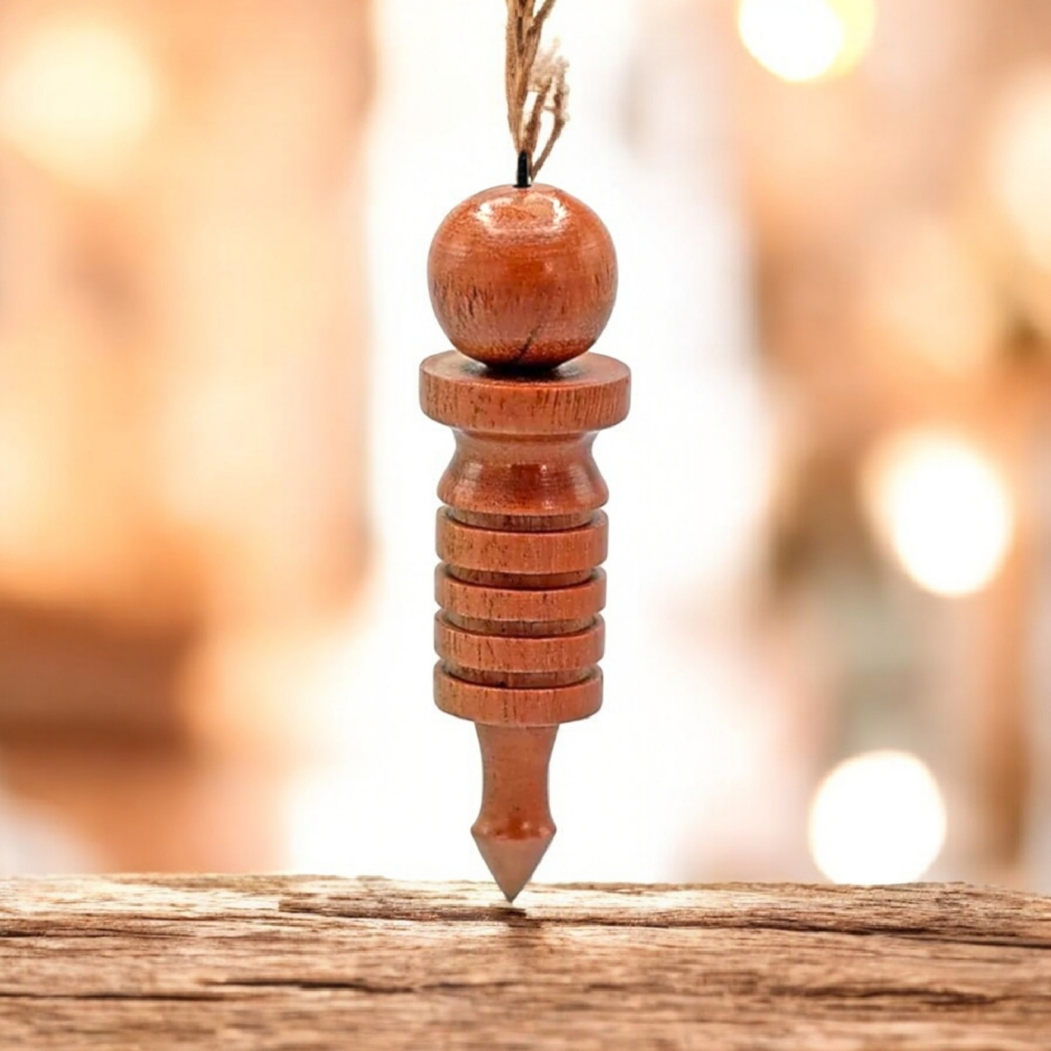 Pendule en bois foncé